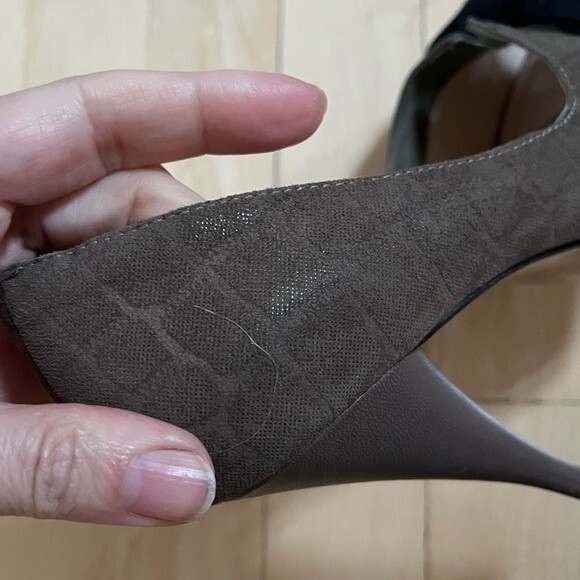 Adrienne Vittadini Collection Peep Toe Bow Leather Platform Pumps in Taupe 7.5 - Picture 14 of 16